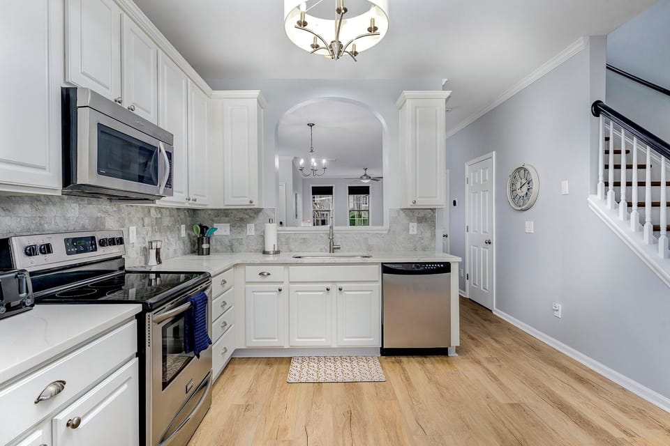 Large, open, well stocked. Ample cooking utensils and dishes.