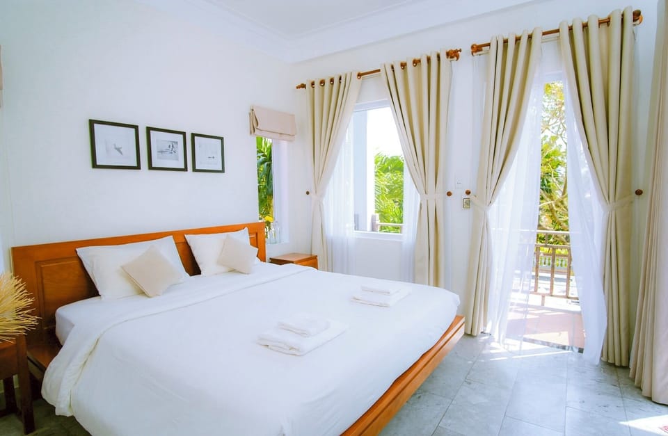 Superior Double Room | 1 bedroom, individually decorated, individually furnished, desk