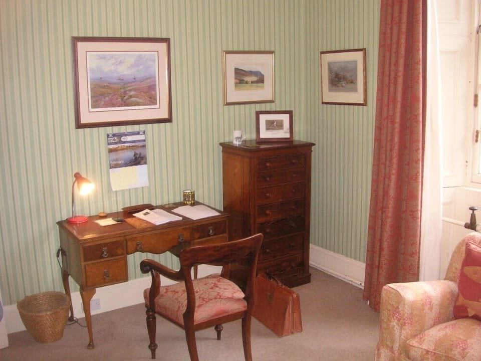 8 bedrooms, iron/ironing board, free WiFi