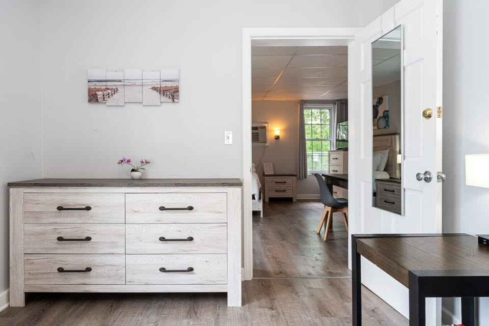 Bedroom 2 (442)