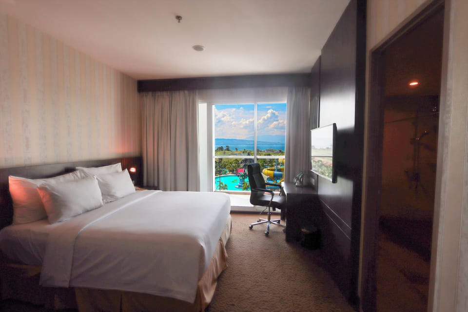 Toba Suite | Minibar, WiFi (free), bed sheets
