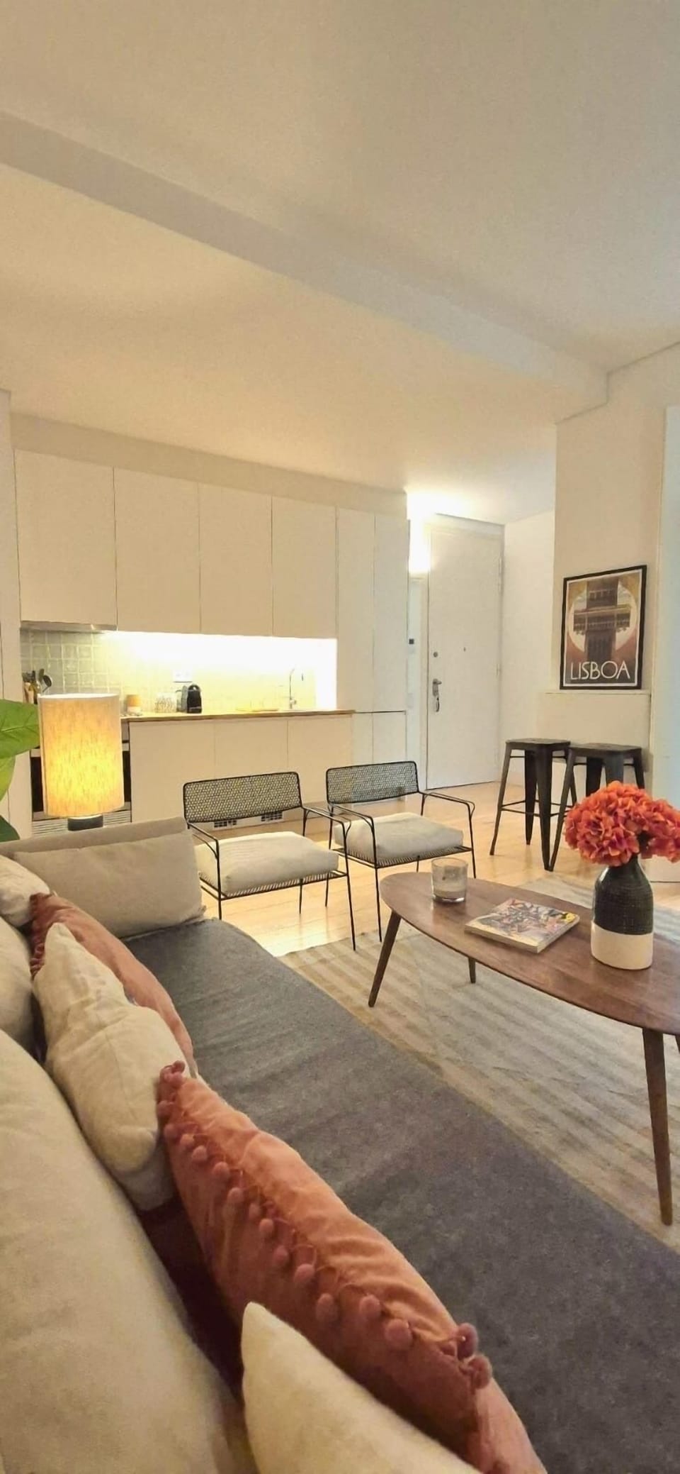 Sala de estar e cozinha