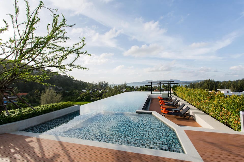 Rooftop pool