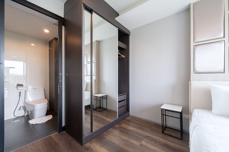 Design Condo, Balcony, Garden View | Wardrobe