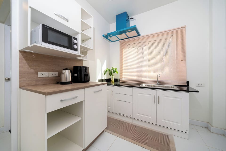 Exclusive Villa, 2 Bedrooms, Pool View, Beachside | Private kitchen
