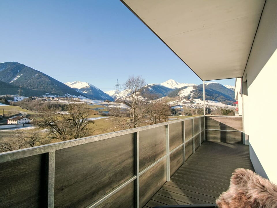 Mountain, Hill, Mountain Range, Hill Station, Valley, Ridge, Alps, Balcony, Glacial Landform, Fence