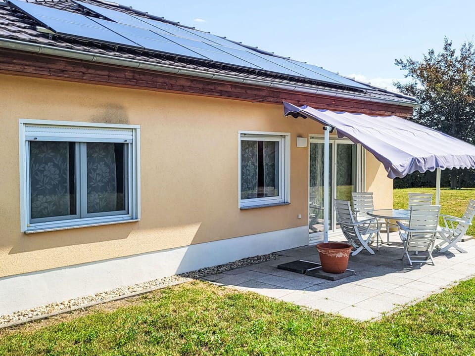 Awning, Roof, Shade, Design, Houseplant, Flowerpot, Solar Energy, Daylighting, Outdoor Structure