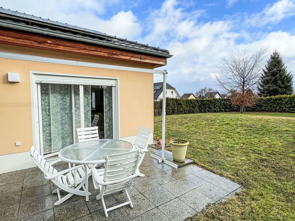 Home, Yard, Estate, Shade, Chair, Landscaping, Driveway, Backyard, Outdoor Furniture, Villa