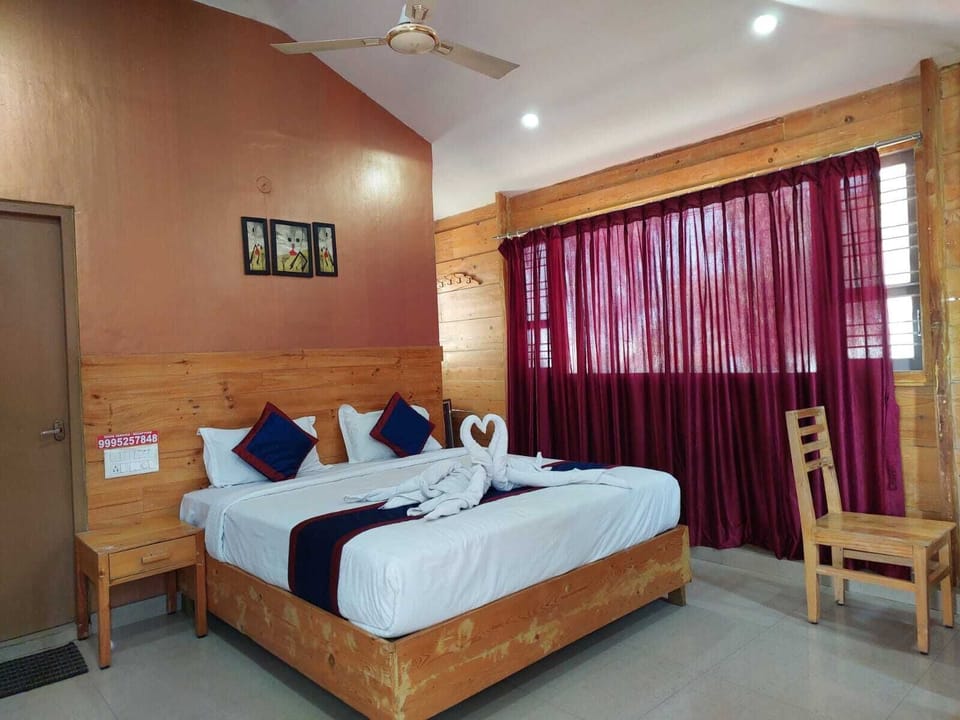 Cottage, 1 King Bed, Ground Floor | Free WiFi