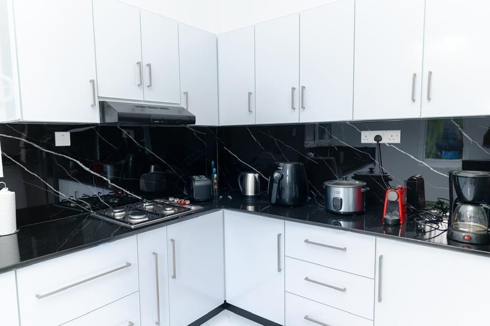 Comfort Apartment, Multiple Beds, Patio | Shared kitchen
