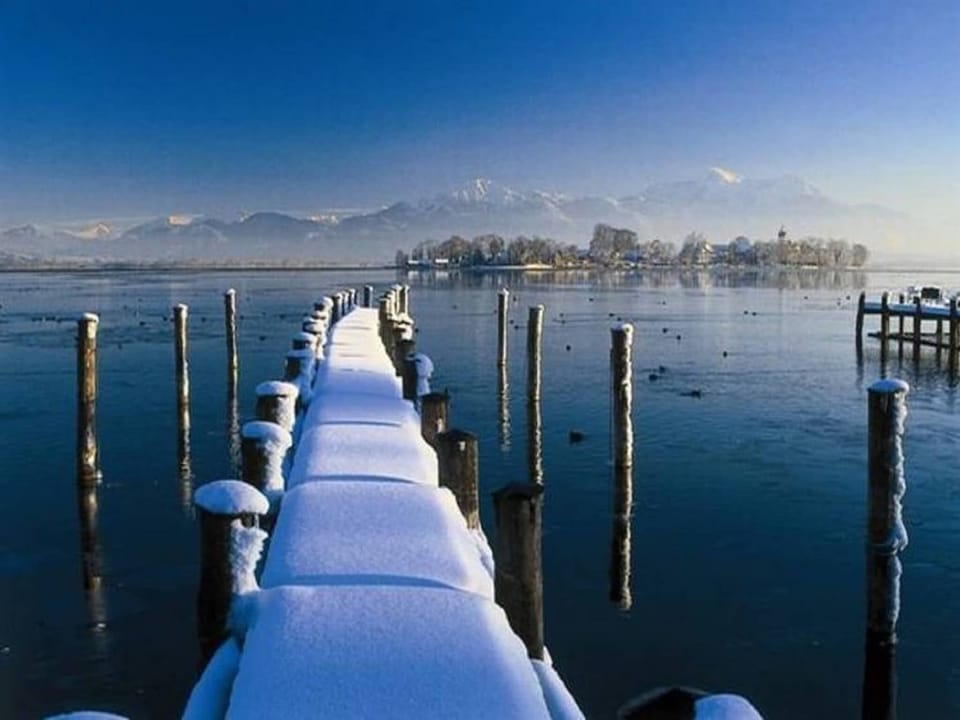 Region [winter] (>5 km)