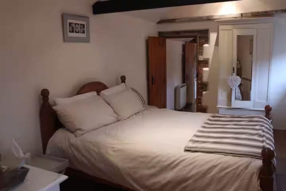 Cottage, 2 Bedrooms | 2 bedrooms, free WiFi