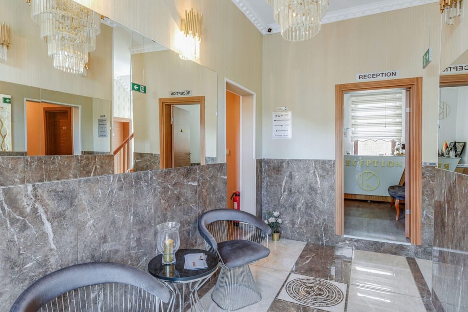 Entrance / Reception