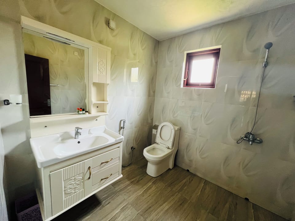 Triple Room, Balcony, Garden View | Bathroom | Bidet