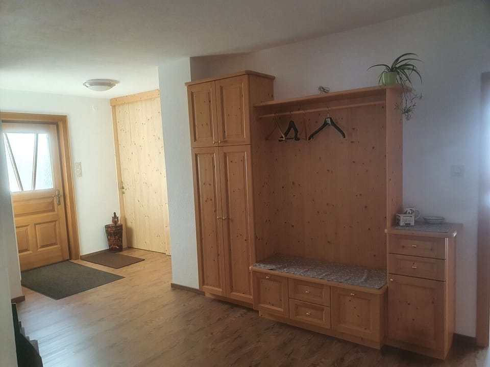 Entrance / Reception