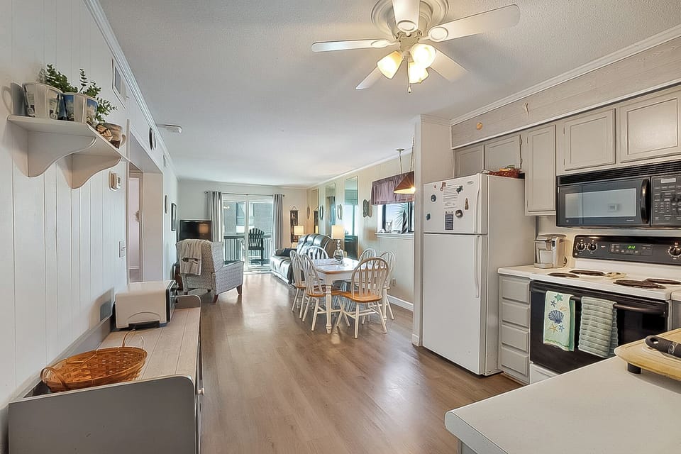 Living Room/Kitchen
