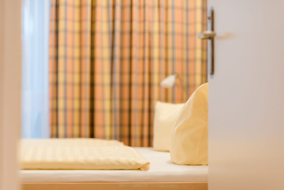 In-room safe, desk, soundproofing, iron/ironing board