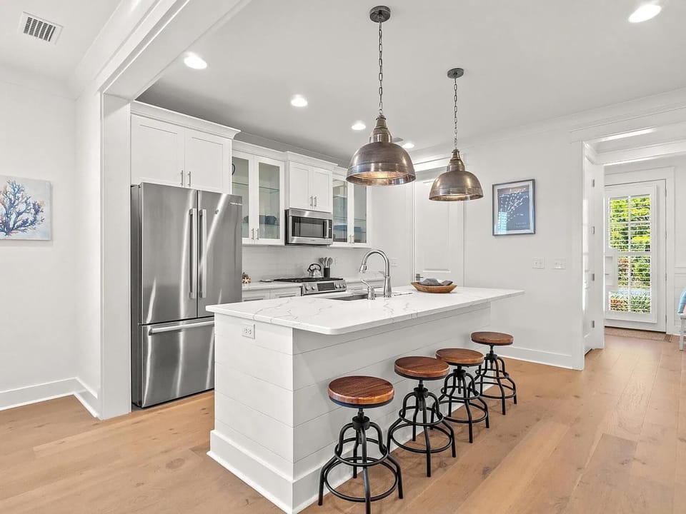 House, Multiple Beds (Sand Dollar Beach Cottage) | Private kitchen | Oven, toaster