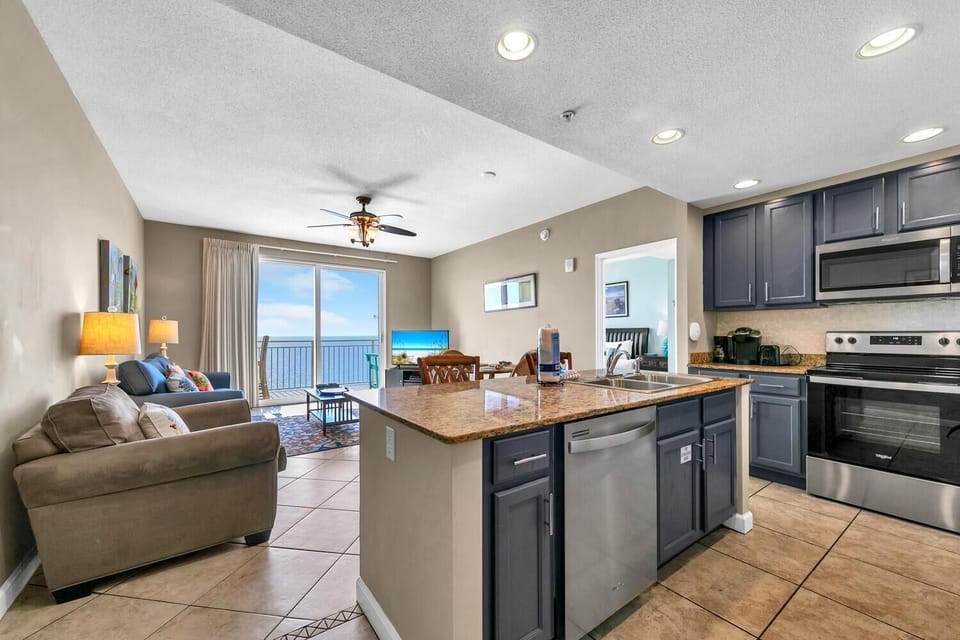 Condo, Multiple Beds (Sterling Reef 1404) | Private kitchen | Oven, toaster
