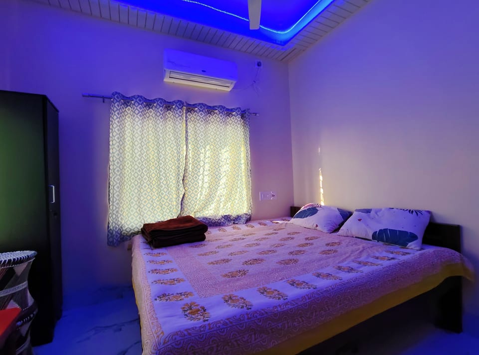 Superior Double Room, Balcony, Garden View | Hypo-allergenic bedding, free WiFi, bed sheets