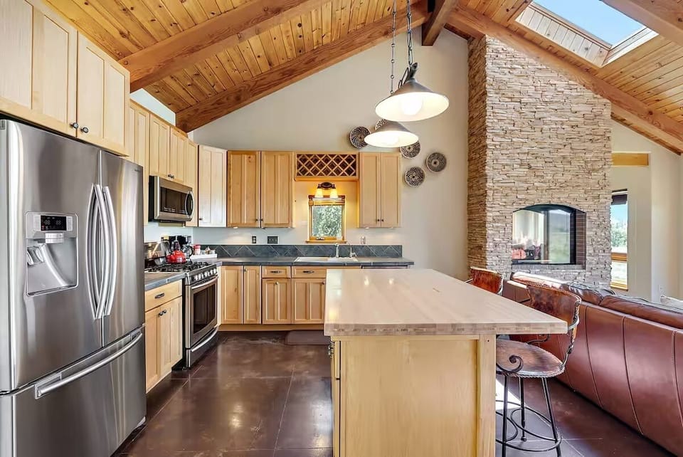 Fully provisioned Kitchen