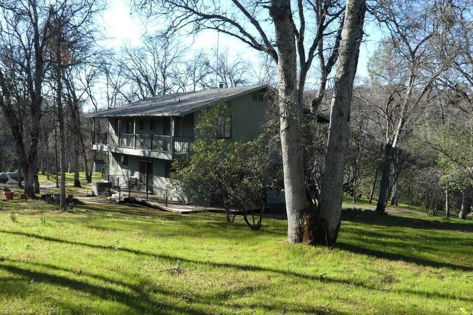 Foothill Acres is nestled amid oaks and manzanitas near the center of 43 acres.