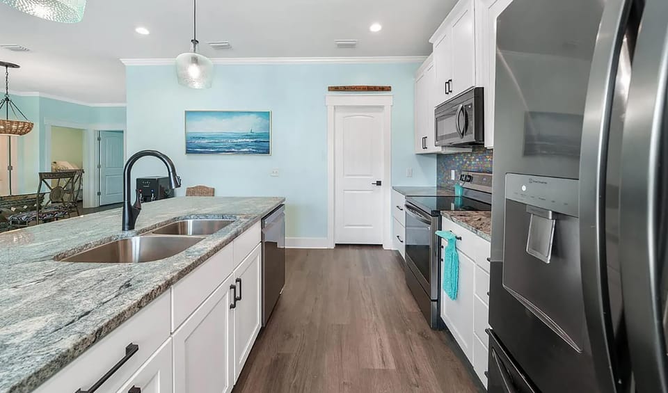 House, Multiple Beds (Lah De Dah) | Private kitchen