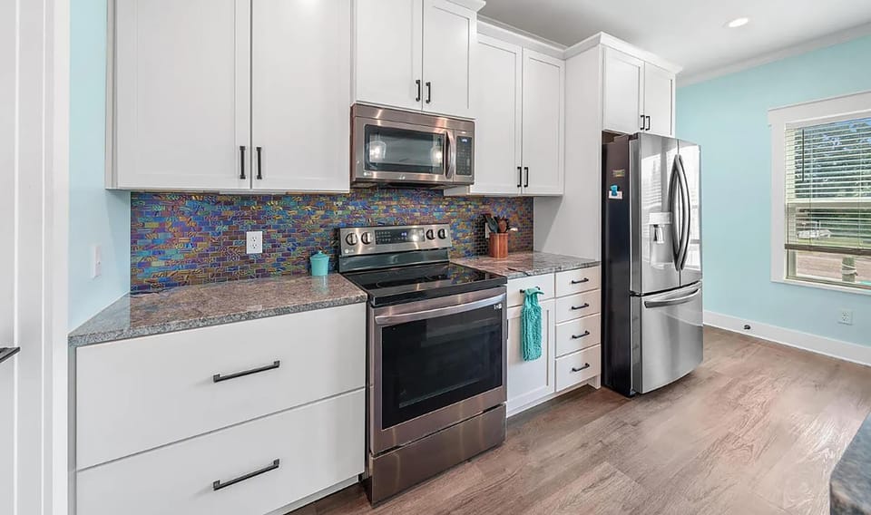 House, Multiple Beds (Lah De Dah) | Private kitchen