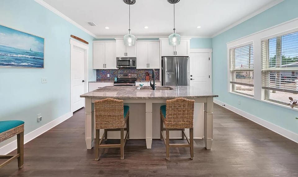 House, Multiple Beds (Lah De Dah) | Private kitchen