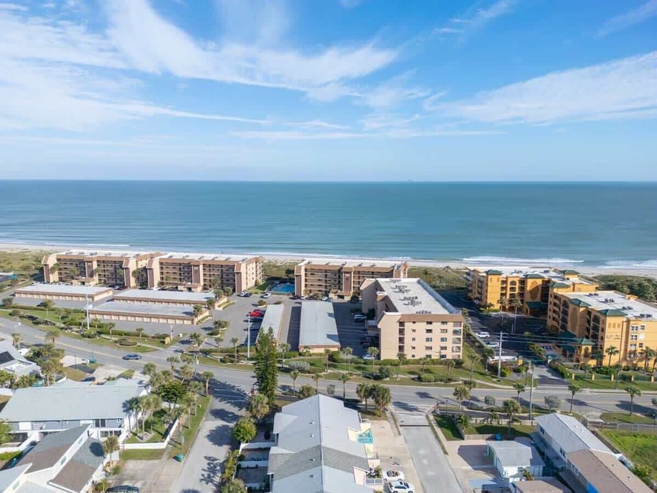 3 Minute Walk to Beach Access