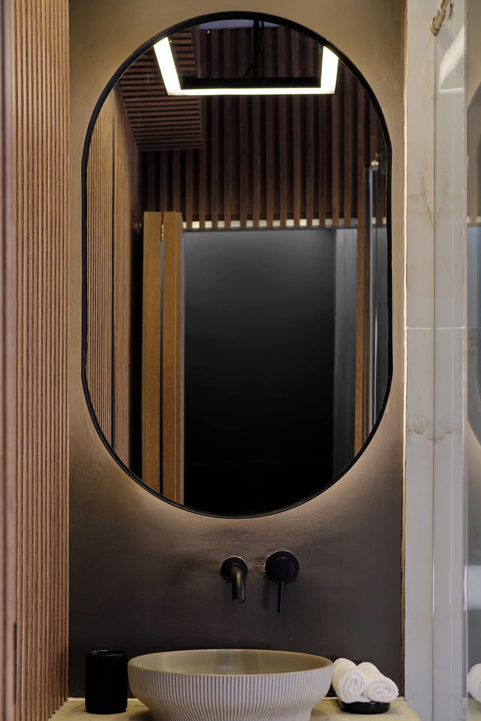 Superior Double Room, City View | Bathroom | Shower, towels, soap, shampoo