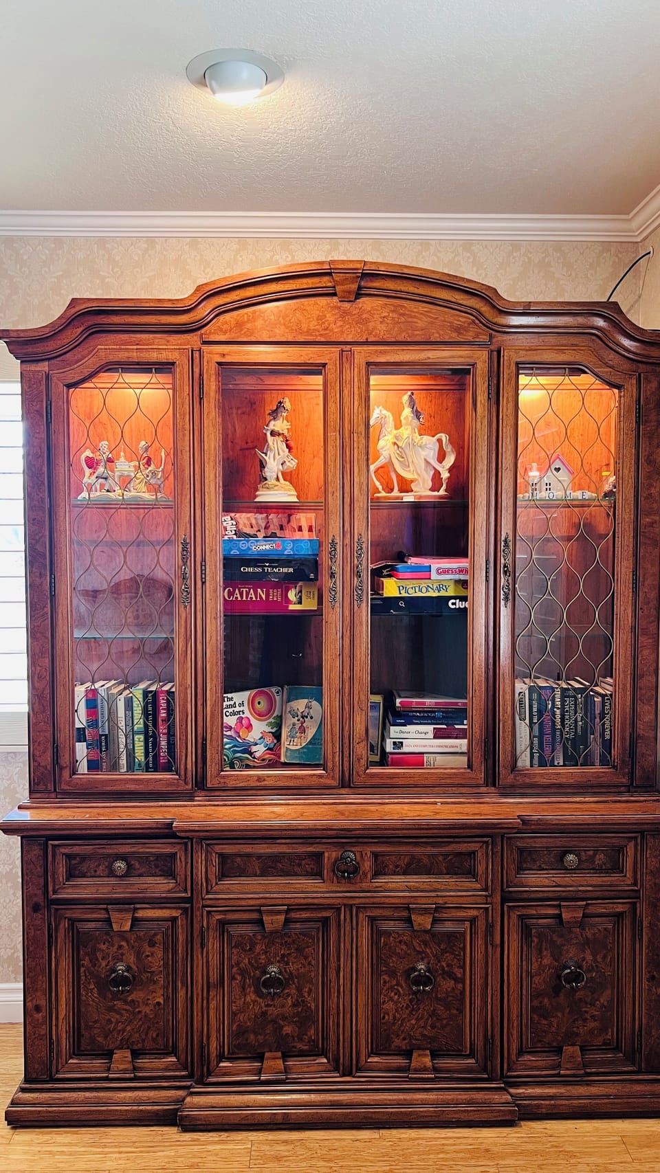 Antiques with vintage vibe