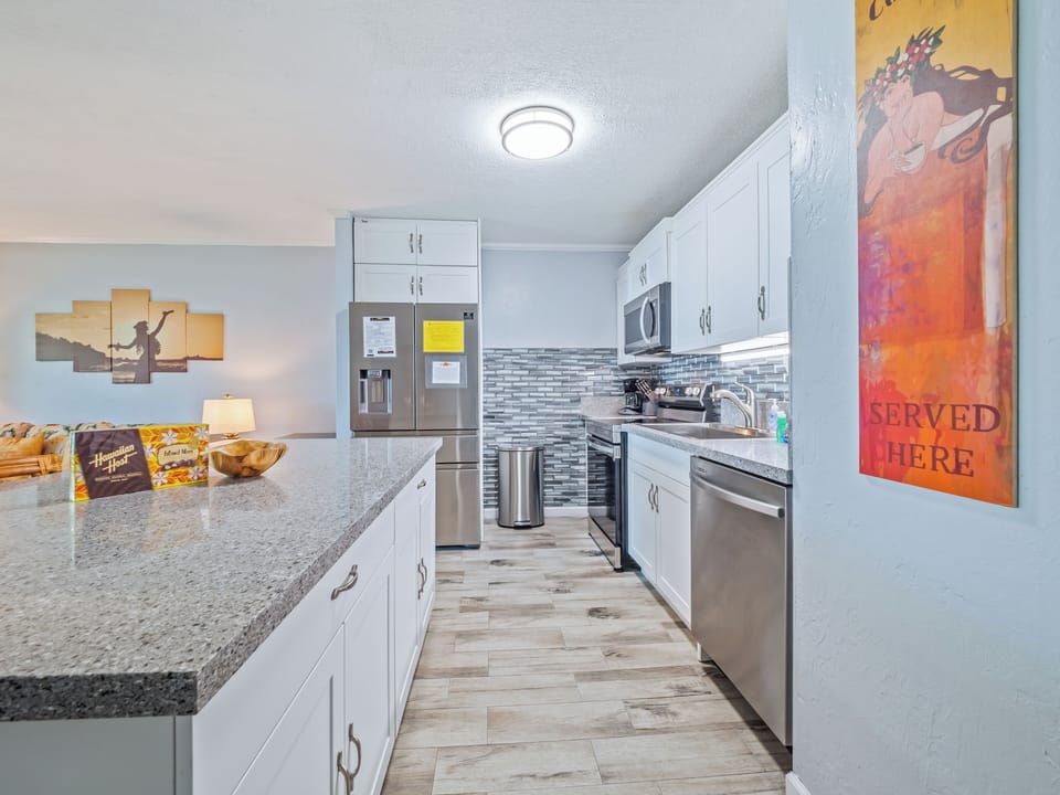 Condo, 1 King Bed with Sofa bed, Lanai, Garden View (Kalanikai #118) | Private kitchen | Fridge, microwave, oven, stovetop