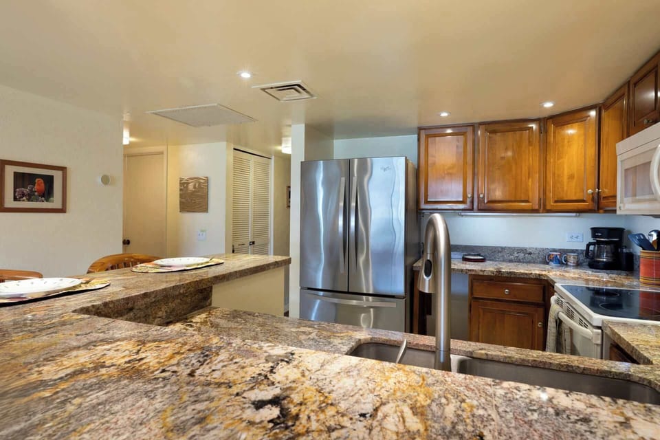 Condo, Multiple Beds, Balcony, Ocean View (White Sands Village 214) | Private kitchen | Fridge, microwave, oven, stovetop
