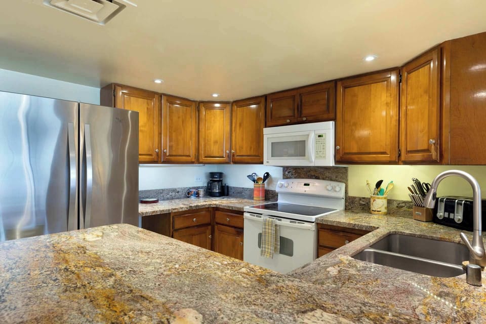 Condo, Multiple Beds, Balcony, Ocean View (White Sands Village 214) | Private kitchen | Fridge, microwave, oven, stovetop