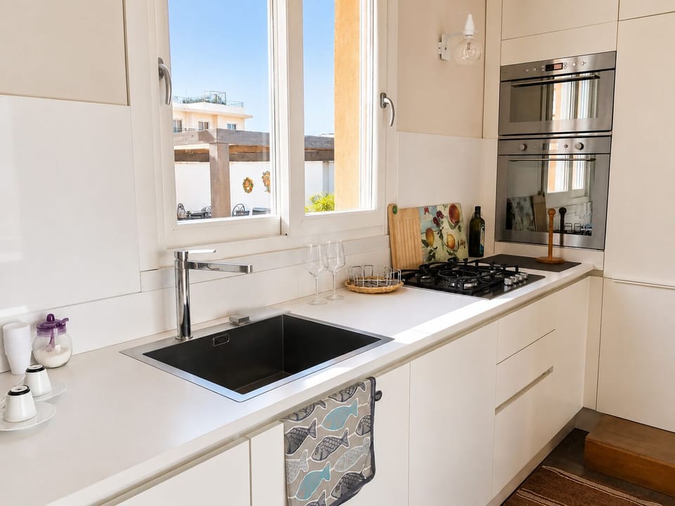 Panoramic Penthouse, 2 Bedrooms, 2 Bathrooms, Tower | Premium bedding, down comforters, pillowtop beds, minibar