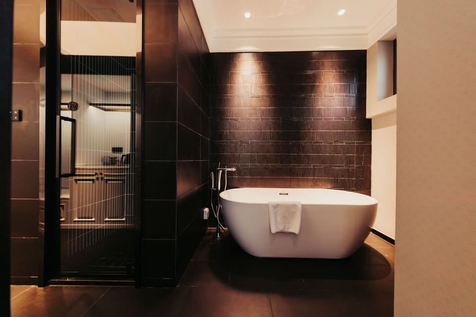 Rainfall showerhead, free toiletries, hair dryer, bathrobes