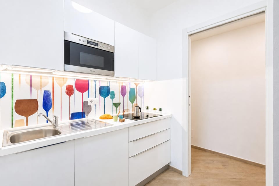 Family Apartment, 2 Bedrooms, Microwave (Central Flat with Private Parking in) | Private kitchen