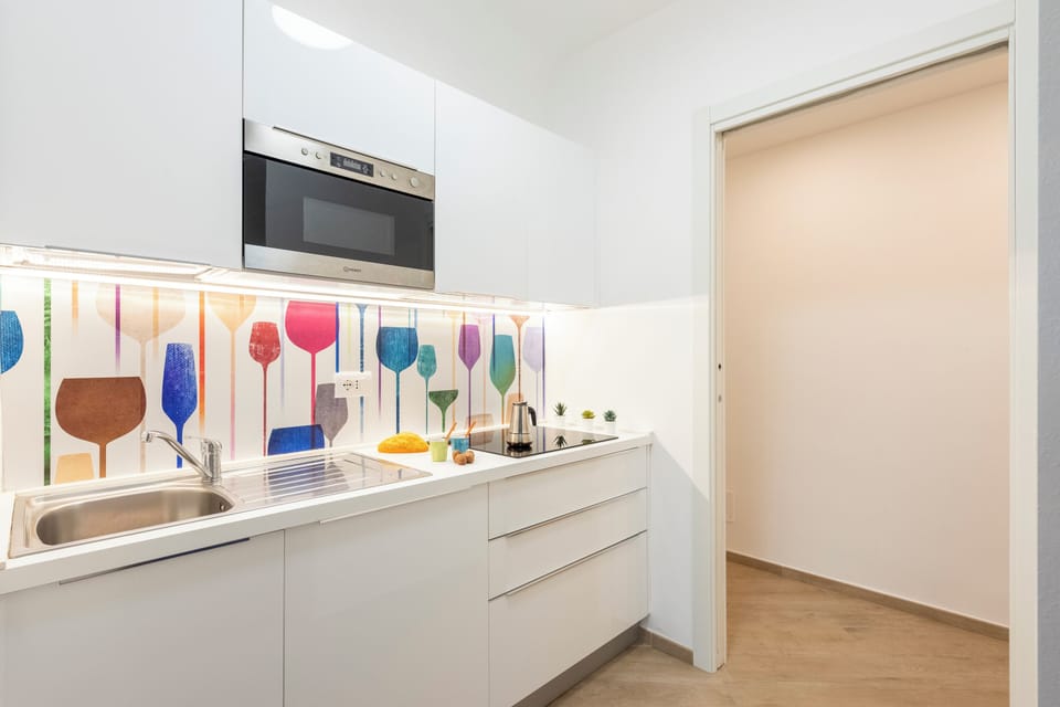 Family Apartment, 2 Bedrooms, Microwave (Central Flat In Genova) | Private kitchen