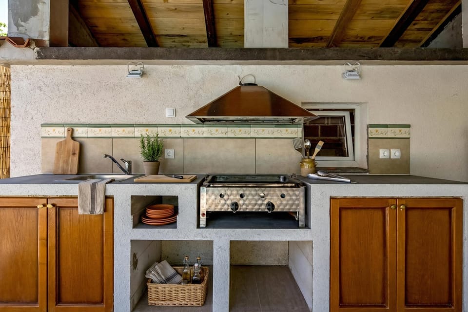 Family House, 3 Bedrooms, 2 Bathrooms (Istrian Casa Acqua with Private Pool) | Private kitchen