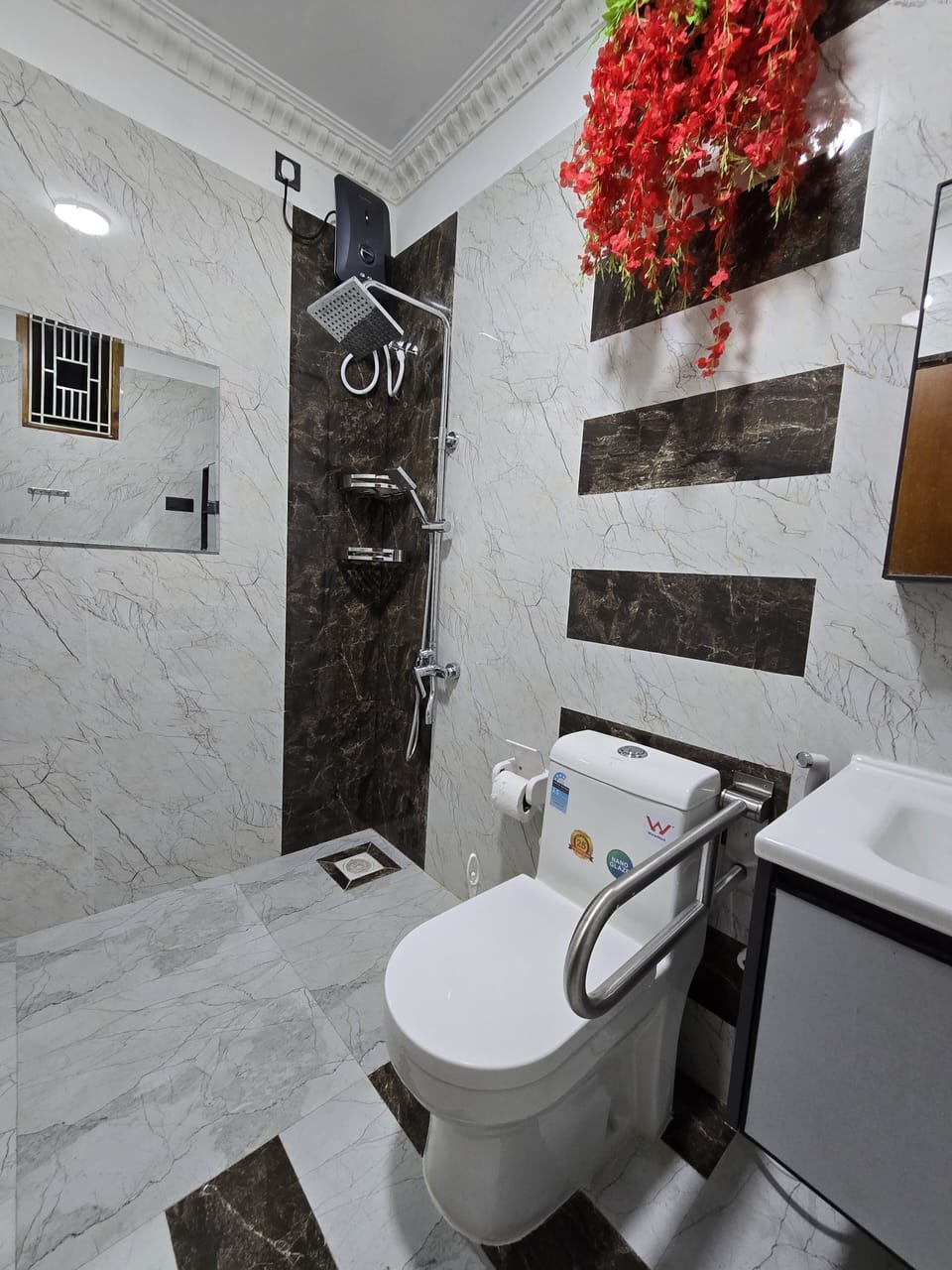 Basic Double Room, Balcony, Garden View | Bathroom | Hair dryer, towels, soap