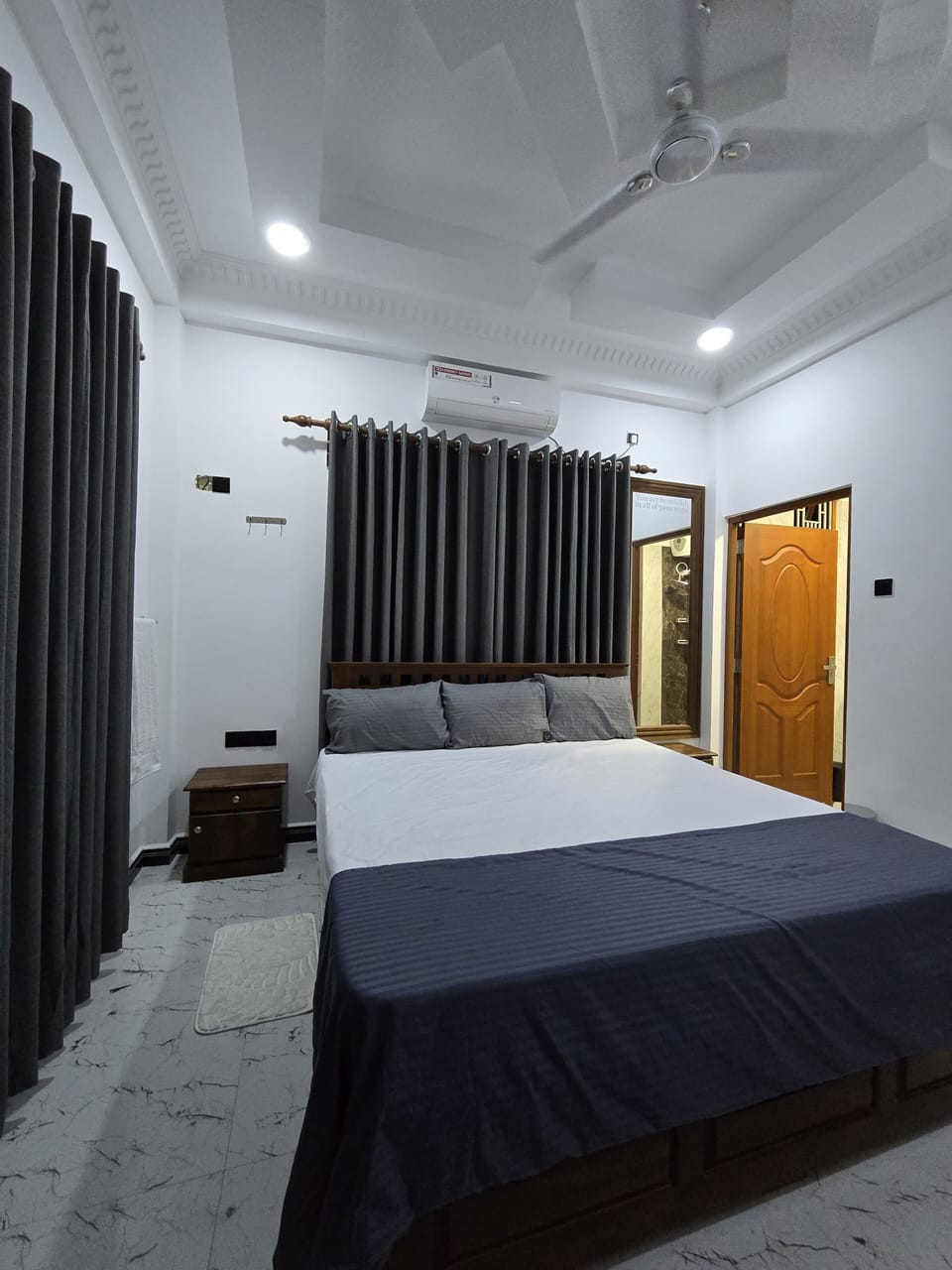 Basic Double Room, Balcony, Garden View | Soundproofing, iron/ironing board, free WiFi