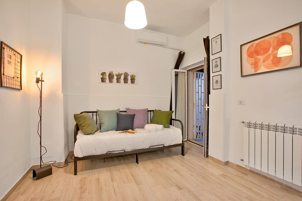 Family Apartment, 1 Bedroom, Microwave (Ravanas 314 Bari Near Station) | Interior