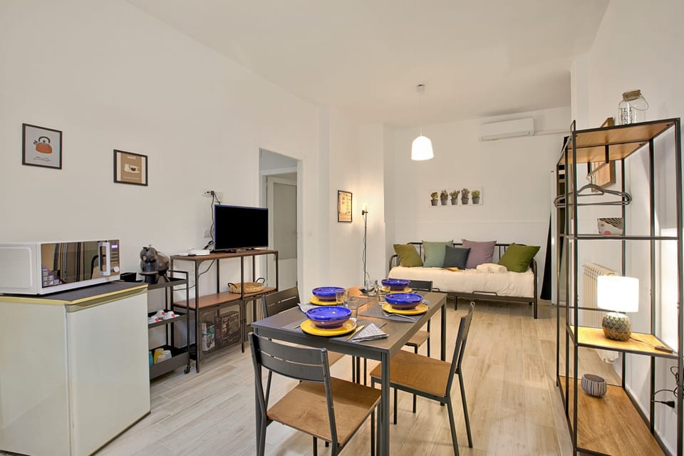 Family Apartment, 1 Bedroom, Microwave (Ravanas 314 Bari Near Station) | Interior