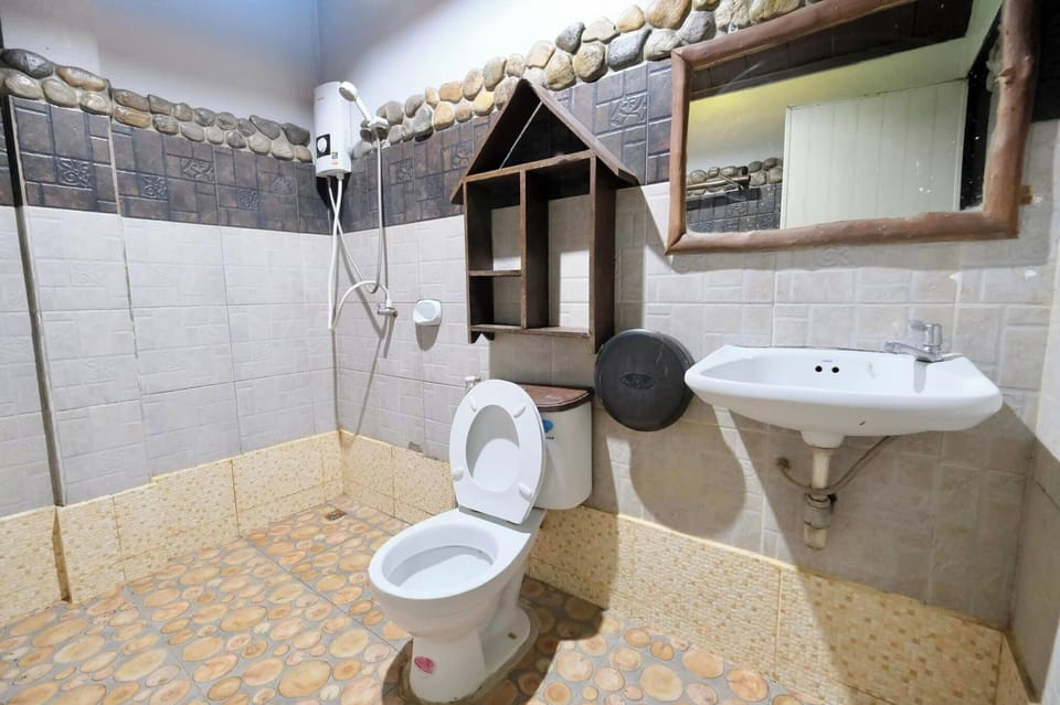 Shower, towels, soap, shampoo