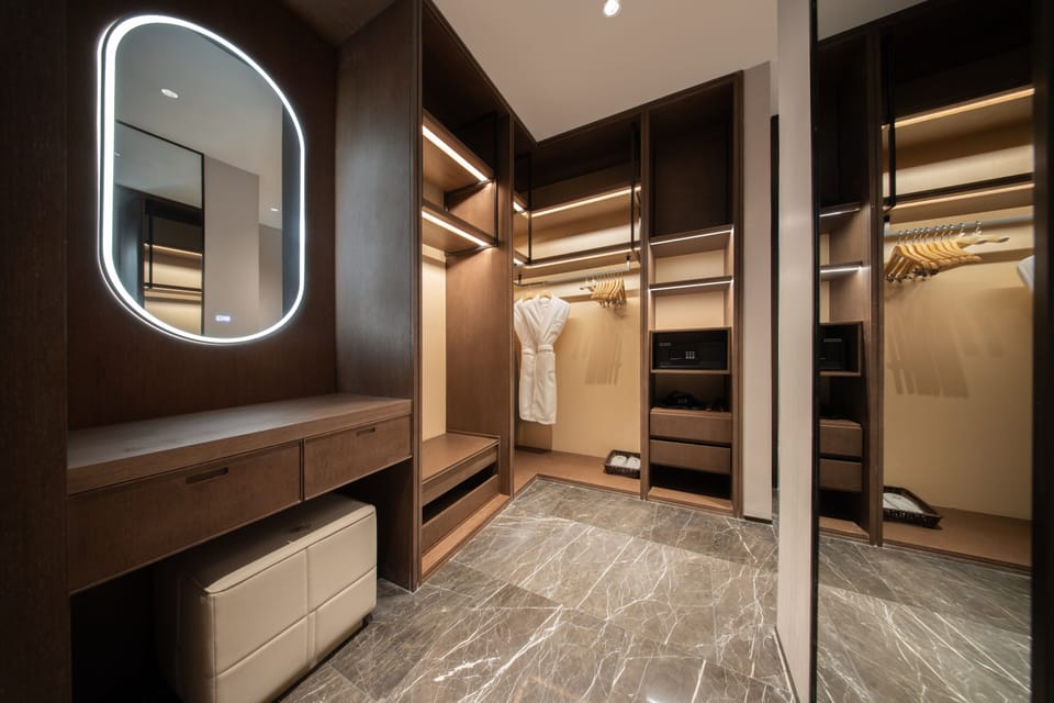 Presidential Studio Suite | Desk, laptop workspace, WiFi (free)