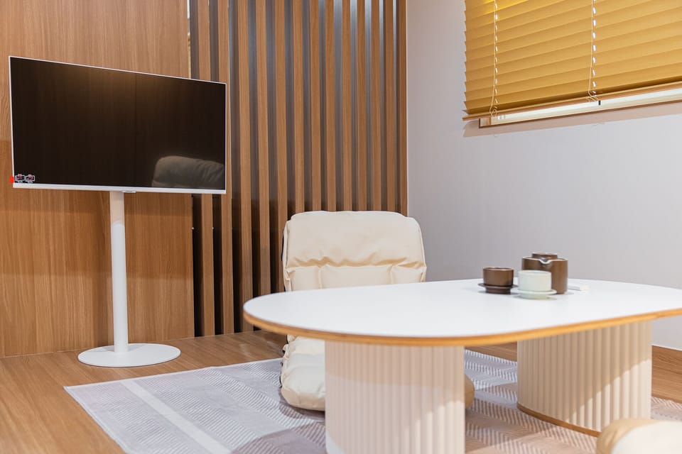 Premier Tatami | Premium bedding, down comforters, soundproofing, free WiFi