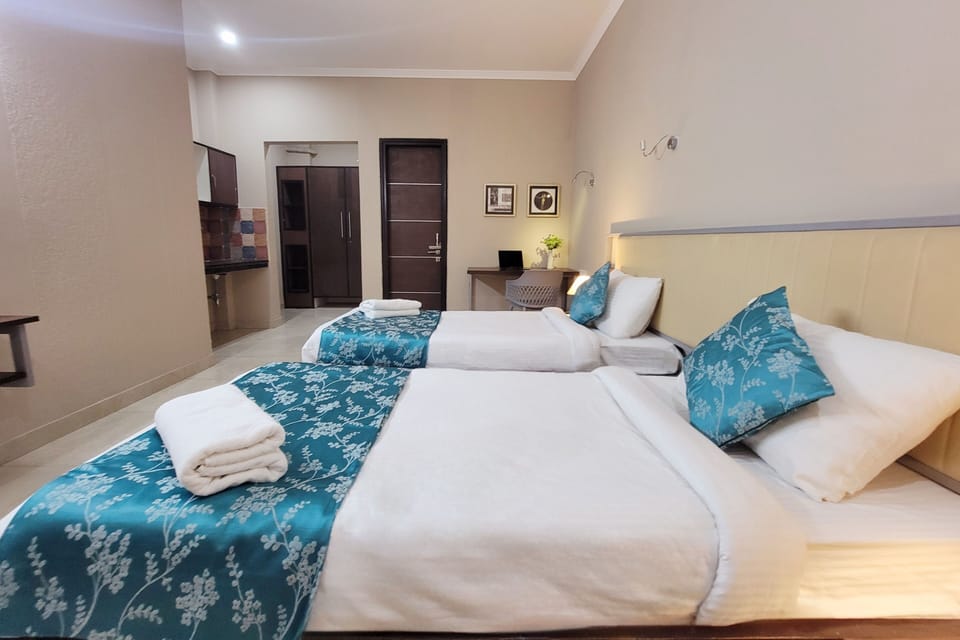 Deluxe Double or Twin Room, Balcony | Premium bedding, individually decorated, individually furnished, desk