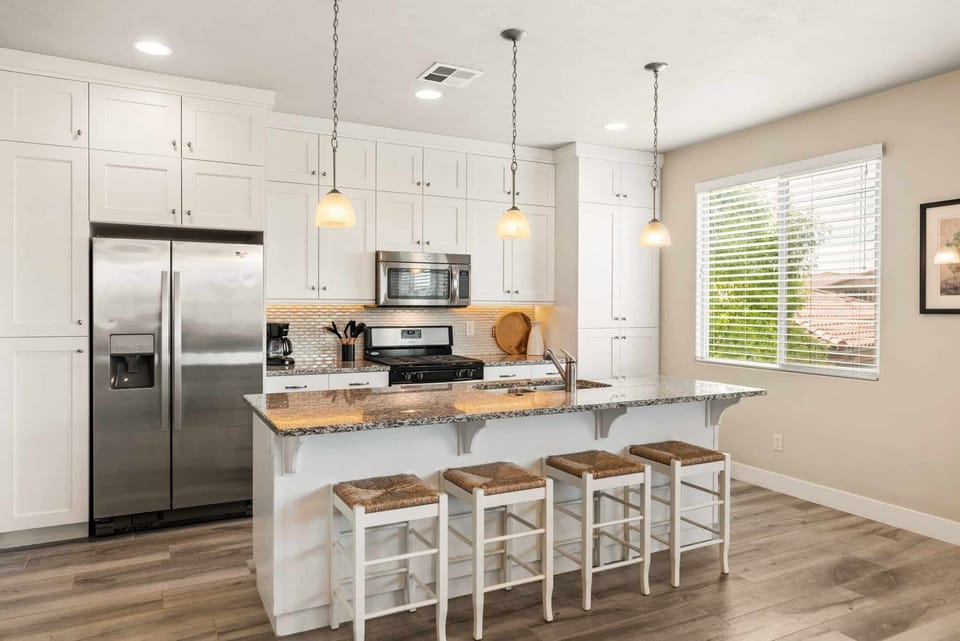 House, Multiple Bedrooms | Private kitchen | Fridge, oven, coffee/tea maker, toaster