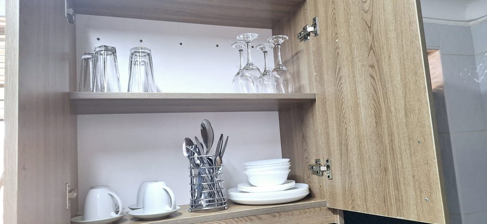 Apartment, 2 Bedrooms, Garden View | Private kitchen | Fridge, microwave, oven, electric kettle